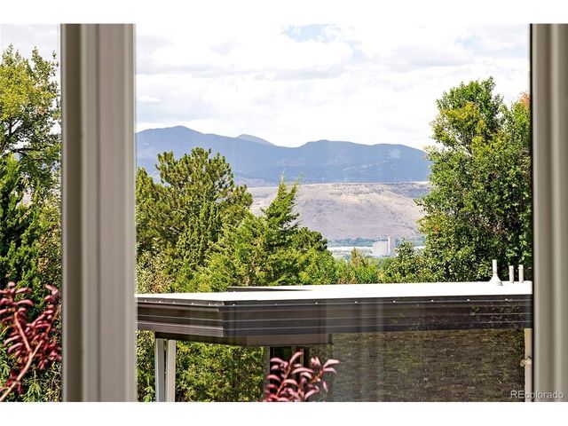 2560 Newcombe Way, Lakewood, CO 80215