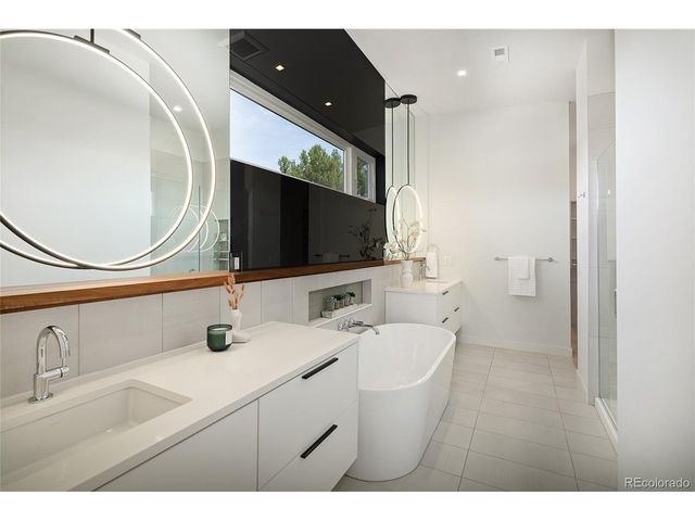 2560 Newcombe Way, Lakewood, CO 80215