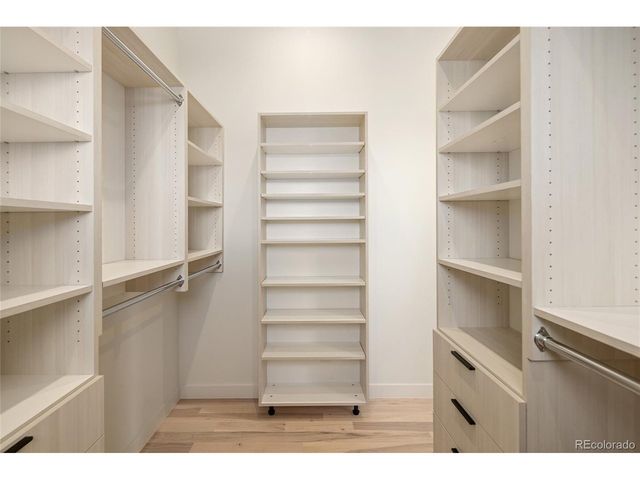 2560 Newcombe Way, Lakewood, CO 80215