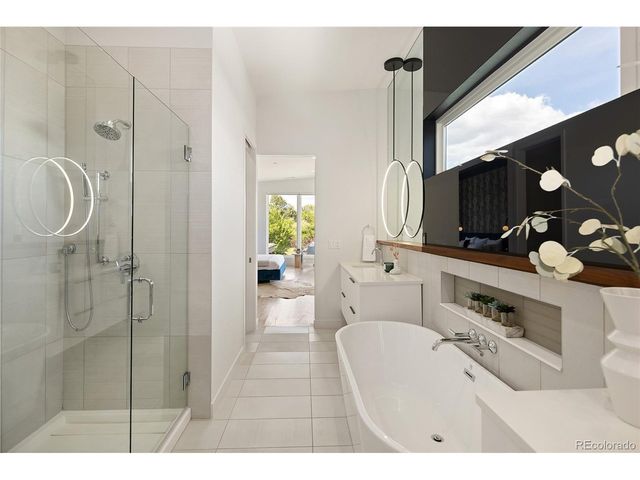 2560 Newcombe Way, Lakewood, CO 80215