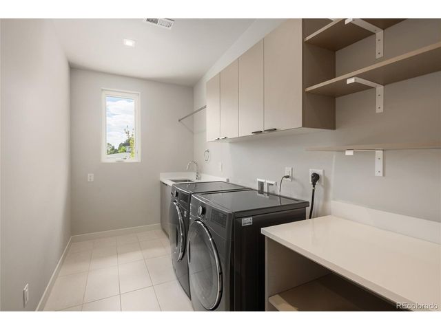 2560 Newcombe Way, Lakewood, CO 80215