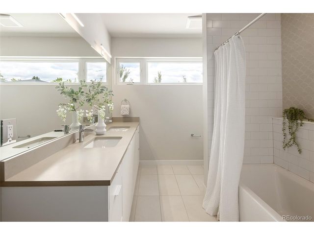 2560 Newcombe Way, Lakewood, CO 80215