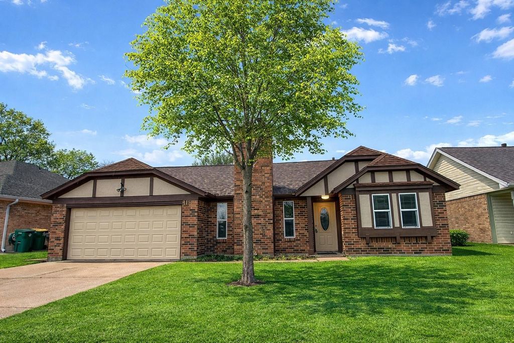 3618 Raindrops Road, Pasadena, TX 77505