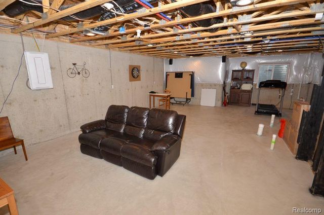 24823 Ivy, Novi, MI 48375