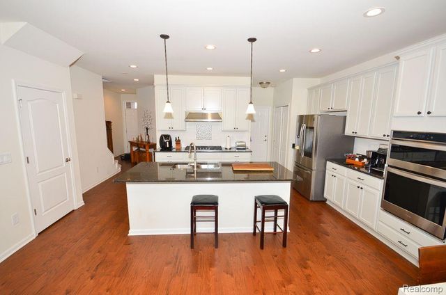 24823 Ivy, Novi, MI 48375