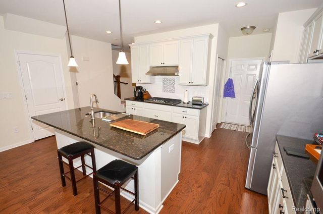 24823 Ivy, Novi, MI 48375