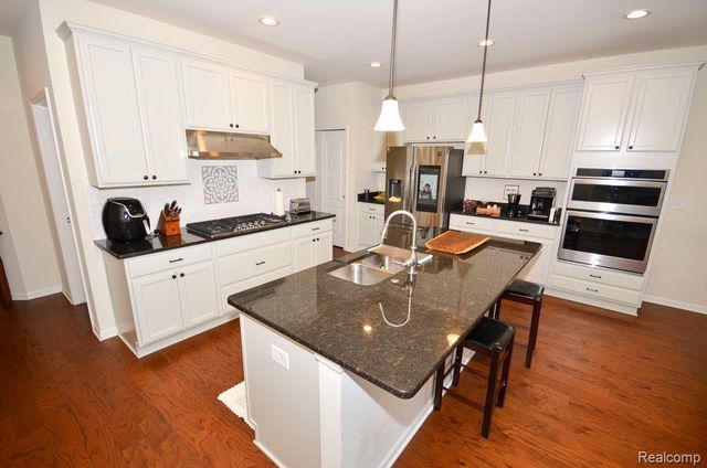 24823 Ivy, Novi, MI 48375