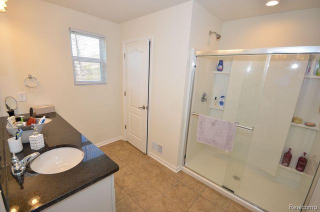 24823 Ivy, Novi, MI 48375