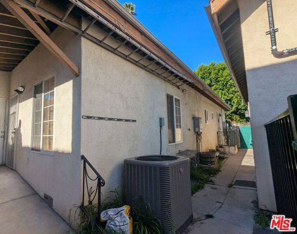 1004 Amalia Avenue, Los Angeles, CA 90022