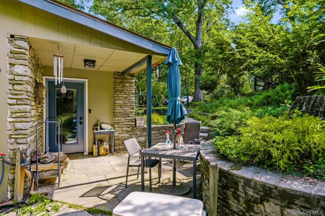 4 N Ledge Loop, Croton-on-hudson, NY 10520