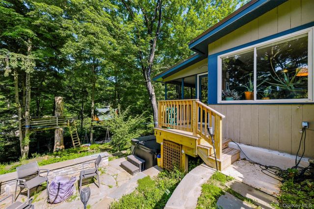 4 N Ledge Loop, Croton-on-hudson, NY 10520