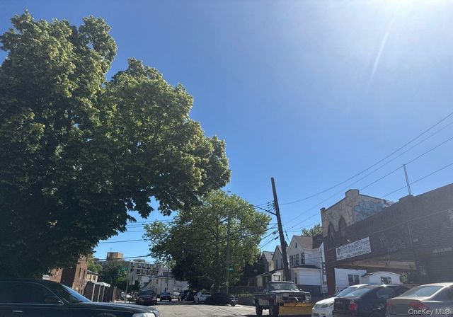 195-10 Sagamore Avenue, Hollis, NY 11423