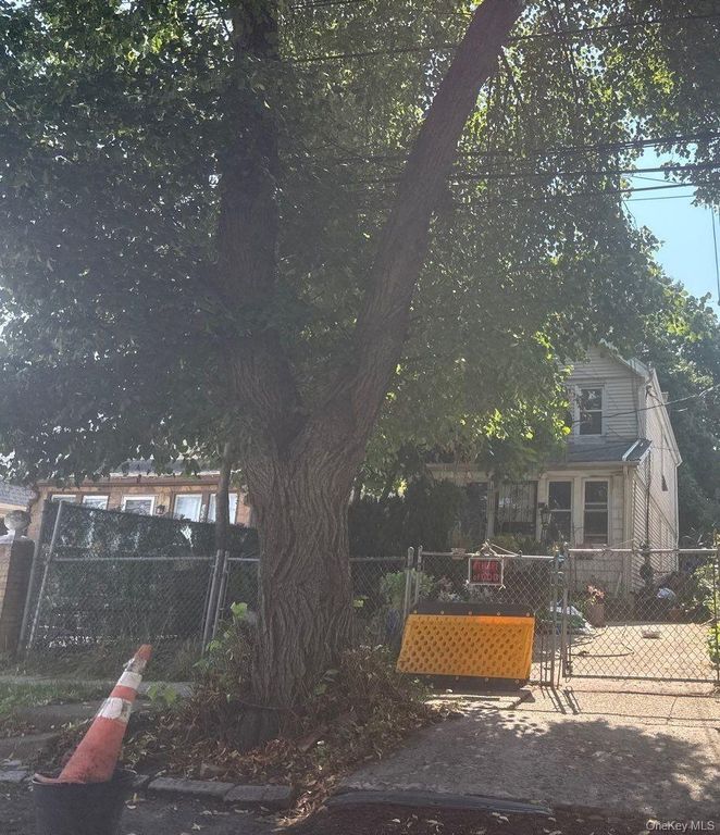 195-10 Sagamore Avenue, Hollis, NY 11423 — photo 2