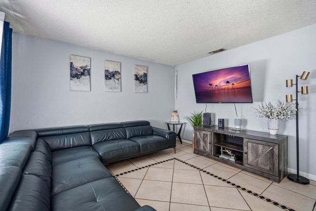 351 Aries Pl, Lathrop, CA 95330