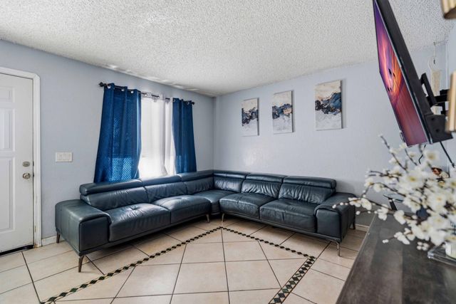 351 Aries Pl, Lathrop, CA 95330