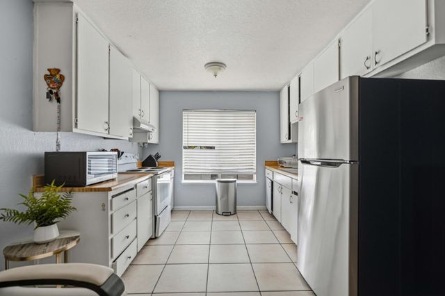 351 Aries Pl, Lathrop, CA 95330