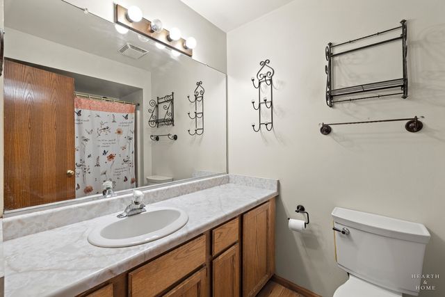 558 Barbary Lane, Woodstock, IL 60098