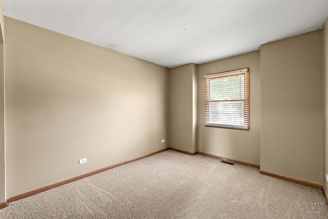 558 Barbary Lane, Woodstock, IL 60098