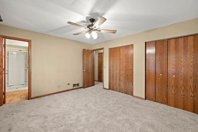 558 Barbary Lane, Woodstock, IL 60098
