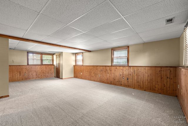558 Barbary Lane, Woodstock, IL 60098