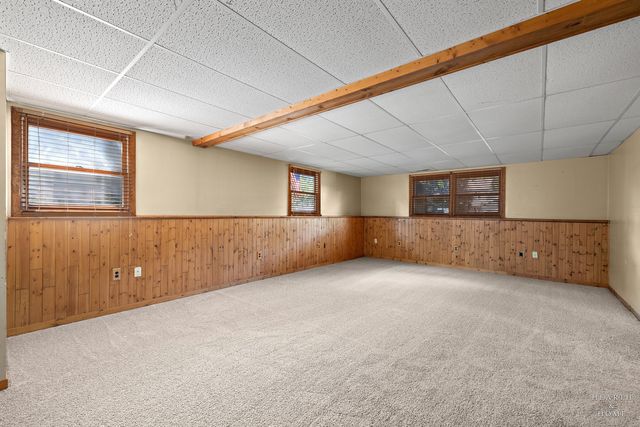 558 Barbary Lane, Woodstock, IL 60098