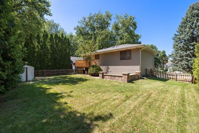 558 Barbary Lane, Woodstock, IL 60098
