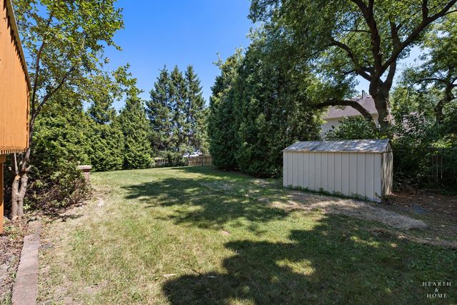 558 Barbary Lane, Woodstock, IL 60098