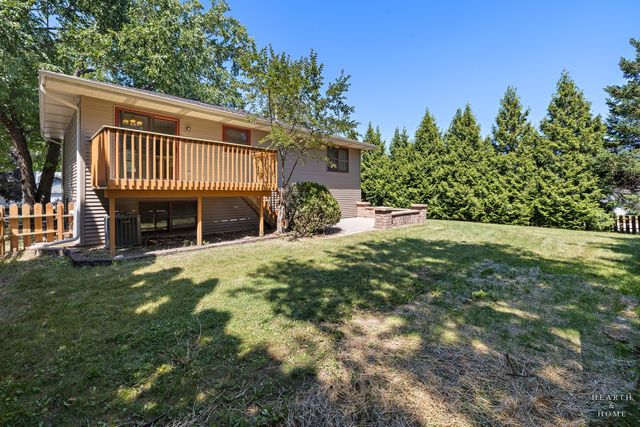 558 Barbary Lane, Woodstock, IL 60098