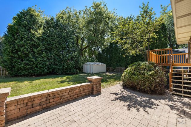 558 Barbary Lane, Woodstock, IL 60098