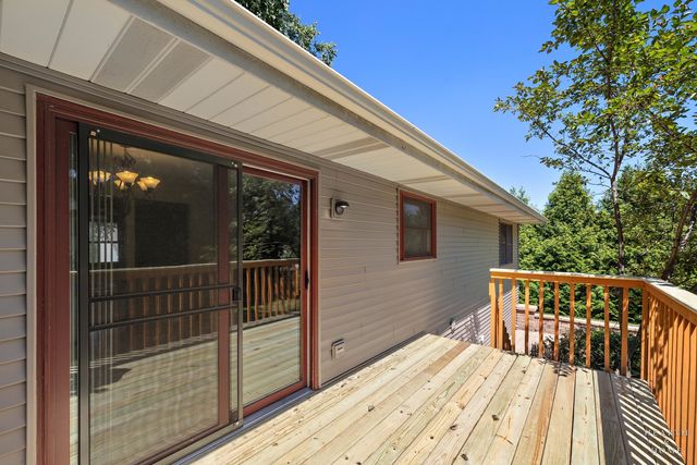 558 Barbary Lane, Woodstock, IL 60098