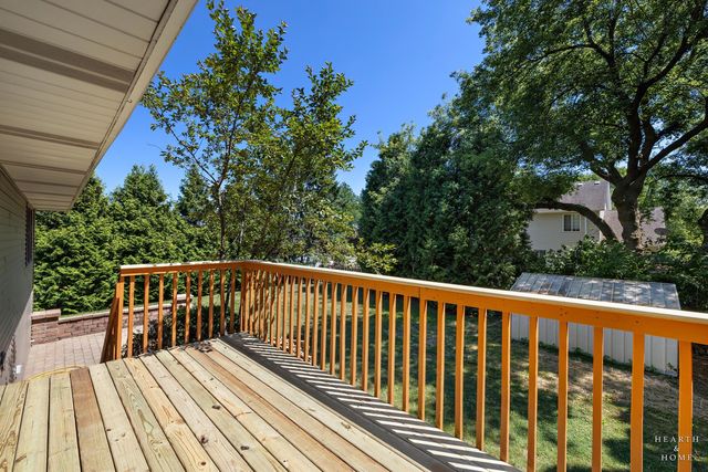 558 Barbary Lane, Woodstock, IL 60098