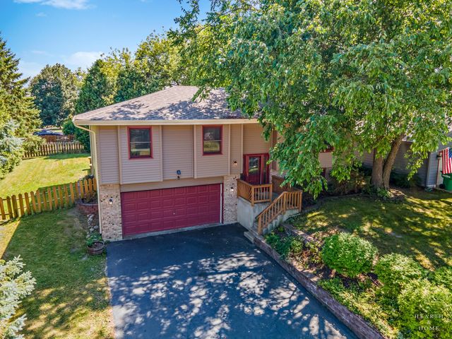 558 Barbary Lane, Woodstock, IL 60098
