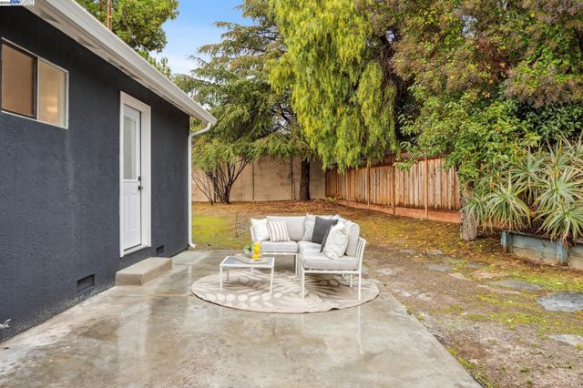 1764 Via Flores, San Jose, CA 95132
