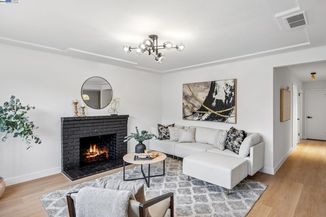 1764 Via Flores, San Jose, CA 95132