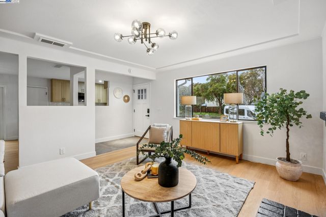 1764 Via Flores, San Jose, CA 95132