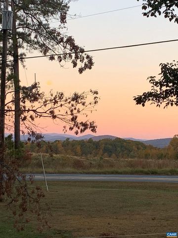 2625 MARTIN KINGS RD, Scottsville, VA 24590