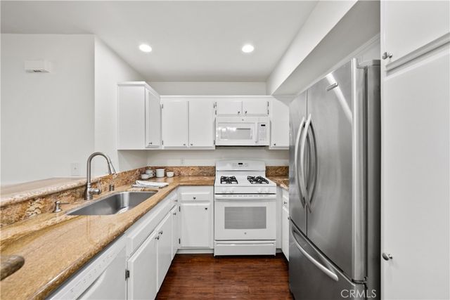 24465 Valle Del Oro 101, Newhall, CA 91321