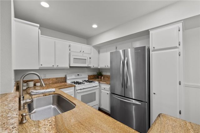 24465 Valle Del Oro 101, Newhall, CA 91321