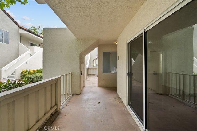 24465 Valle Del Oro 101, Newhall, CA 91321
