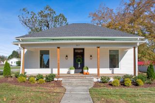 301 2nd Ave, Columbia, TN 38401