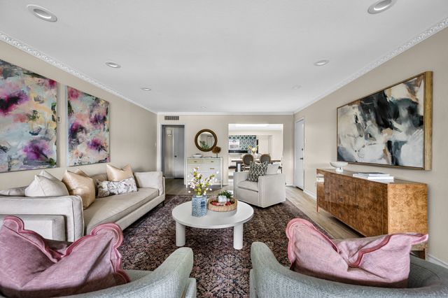 6226 Bandera Avenue C, Dallas, TX 75225