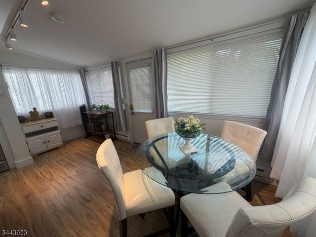 15 Kentucky Ave, Jefferson Twp., NJ 07849