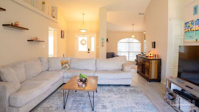 2661 Hidden Estates Cir, Navarre, FL 32566