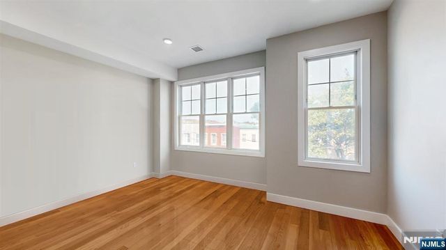 40 Wright Avenue, Jersey City, NJ 07306