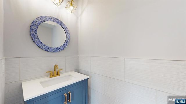 40 Wright Avenue, Jersey City, NJ 07306