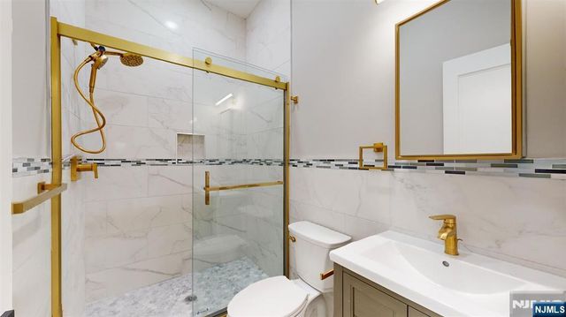 40 Wright Avenue, Jersey City, NJ 07306