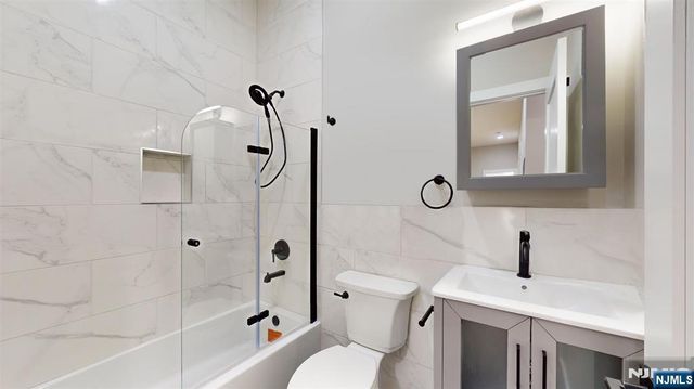 40 Wright Avenue, Jersey City, NJ 07306