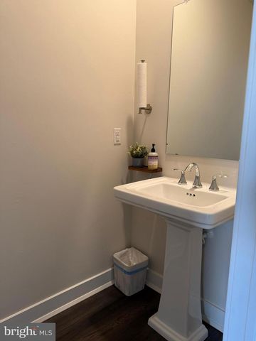 98 KING ST, Bensalem, PA 19020