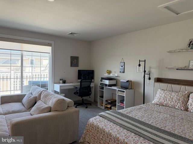 98 KING ST, Bensalem, PA 19020