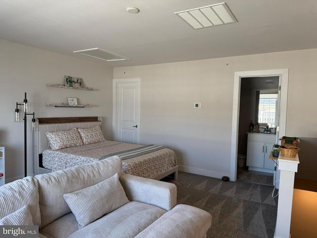 98 KING ST, Bensalem, PA 19020